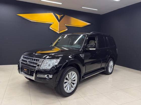 MITSUBISHI PAJERO 3.5 HPE 4X4 7 LUGARES V6 24V FLEX 4P AUTOMÁTICO MITSUBISHI PAJERO 3.5 HPE 4X4 7 LUGARES V6 24V FLEX 4P AUTOMÁTICO